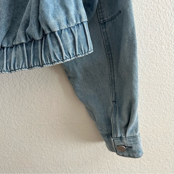 Blank NYC Cropped Demin Trucker Jacket Elastic Waist  M - Picture 6 of 10